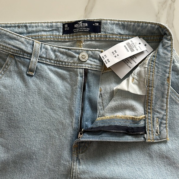 HOLLISTER Hight Rise Dad Jeans Light blue denim wash size 29 or 8 NEW NWT - Picture 4 of 12